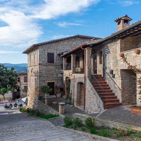 Alloggio Flaminia Con Parcheggio Di Proprieta! Bevagna Exterior foto