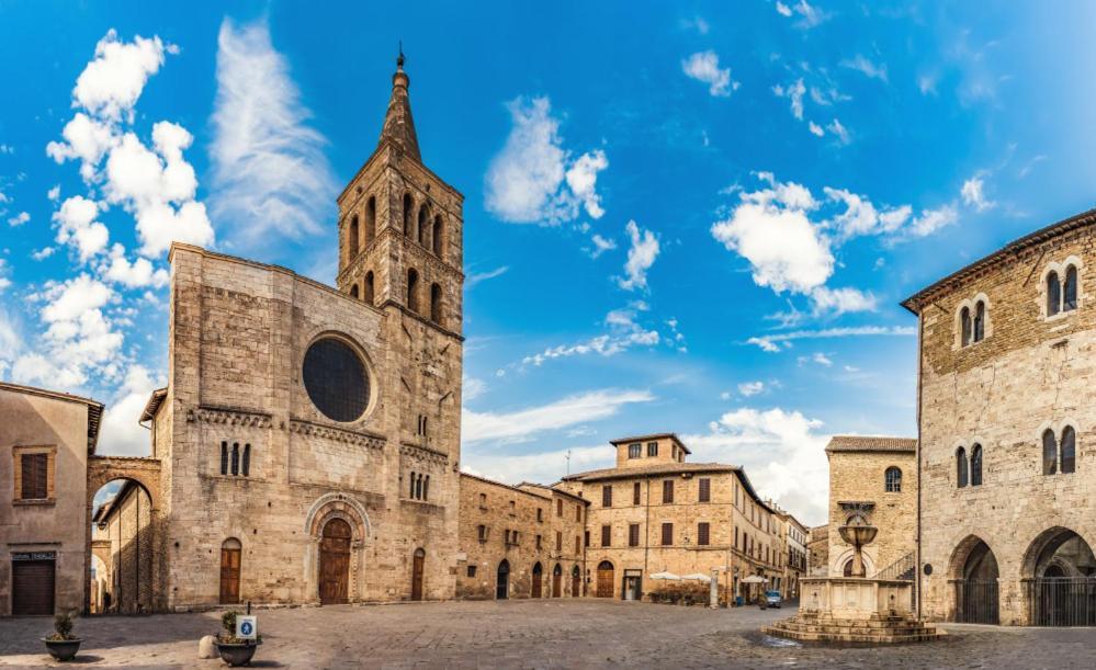 Alloggio Flaminia Con Parcheggio Di Proprieta! Bevagna Exterior foto