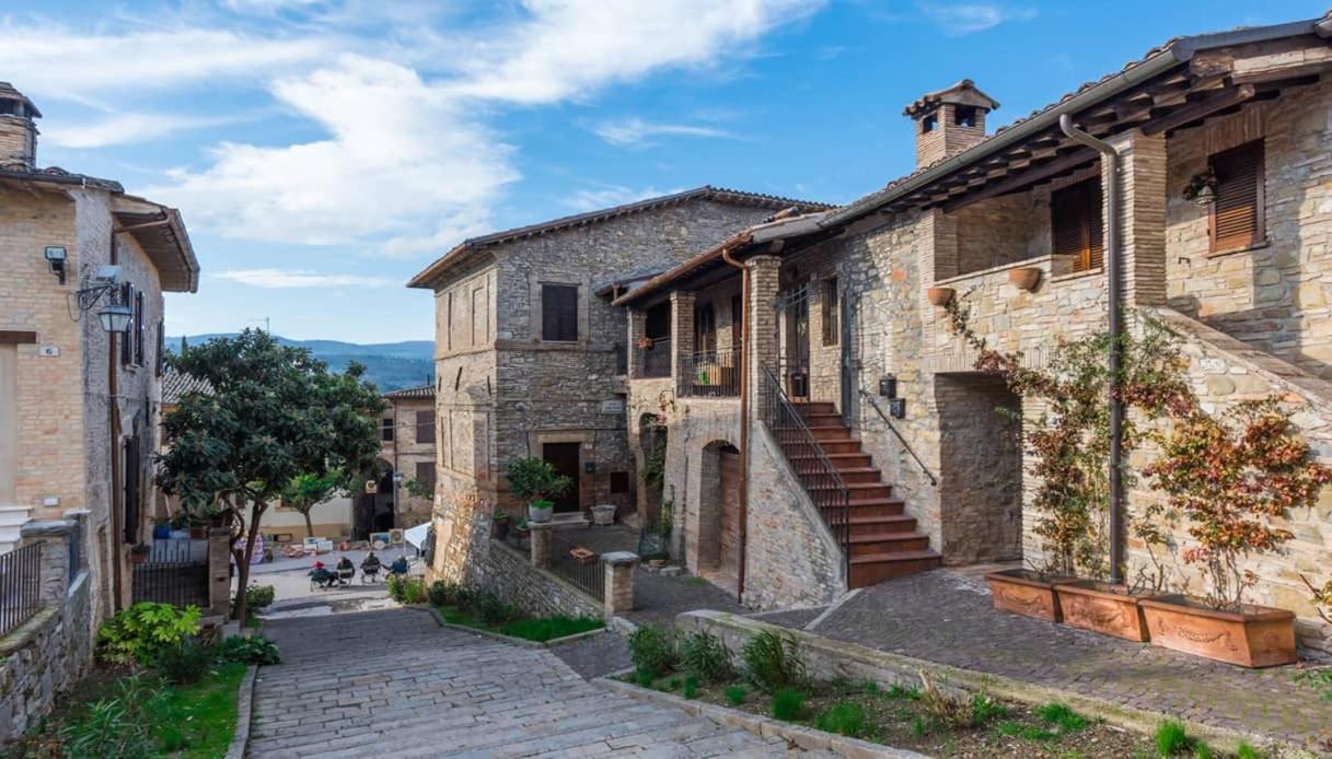 Alloggio Flaminia Con Parcheggio Di Proprieta! Bevagna Exterior foto